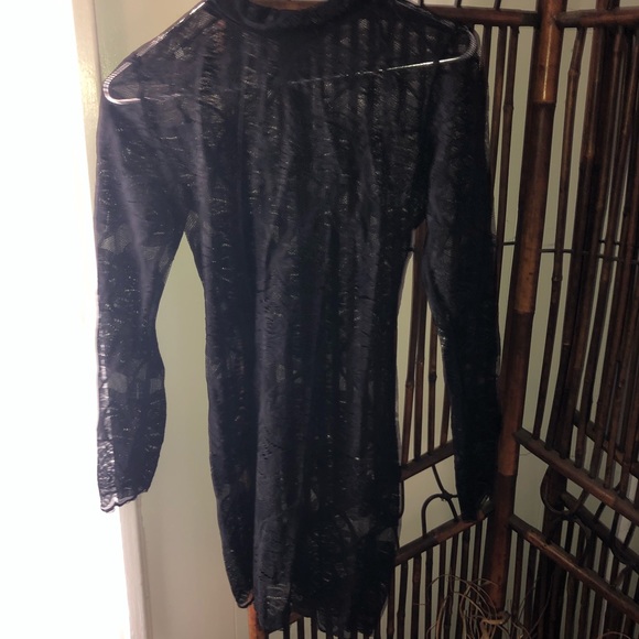 Lace crop dress with long coat - Picture 3 of 4